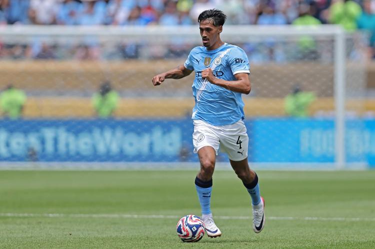 赖因德斯：目前在曼城进展不错，从米兰搬到曼彻斯特是很大的转变